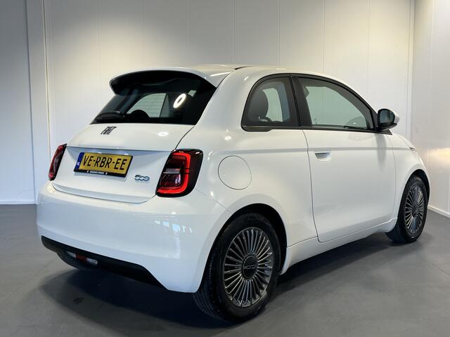 Fiat 500 Icon 42 kWh | SoH 93.6% | Navigatie/Android/Apple Carplay | LM Velgen 16" | Cruise Control | DAB | Cruise Control | Airco |