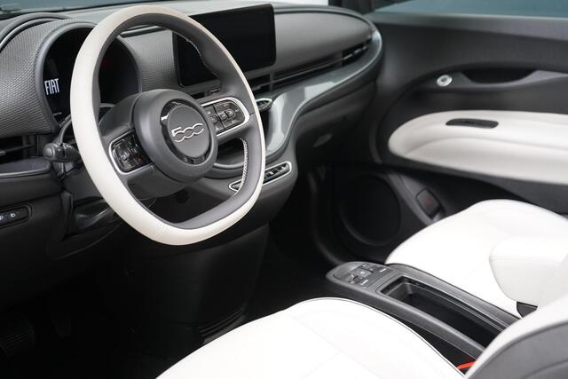 Fiat 500 La Prima 42 kWh | SoH 94,9% | Navigatie | Carplay | Climate control | Cruise control | Lm velgen |