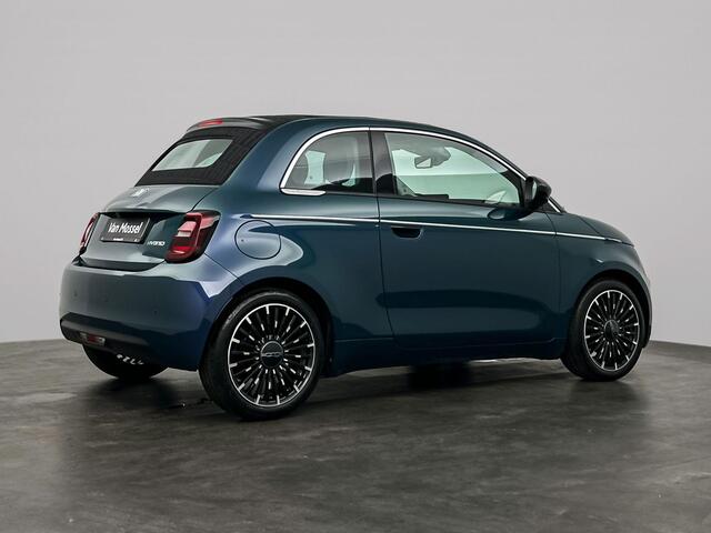 Fiat 500 Cabrio 1.0 Hybrid La Prima | Camera | Navigatie | Sensoren voor&achter | Stoel&Stuurverwarming | JBL premium audio | Android Auto & Apple Carplay | DEMO | 2 + 6 jaar speciale garantie!