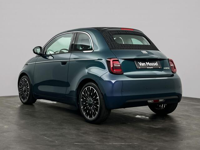 Fiat 500 Cabrio 1.0 Hybrid La Prima | Camera | Navigatie | Sensoren voor&achter | Stoel&Stuurverwarming | JBL premium audio | Android Auto & Apple Carplay | DEMO | 2 + 6 jaar speciale garantie!