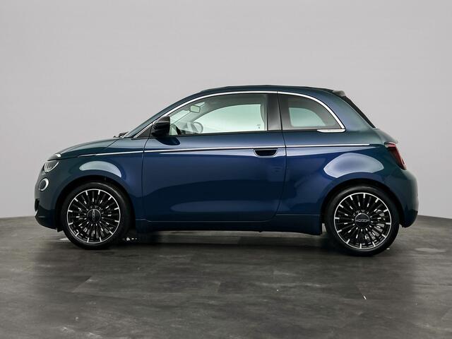 Fiat 500 Cabrio 1.0 Hybrid La Prima | Camera | Navigatie | Sensoren voor&achter | Stoel&Stuurverwarming | JBL premium audio | Android Auto & Apple Carplay | DEMO | 2 + 6 jaar speciale garantie!