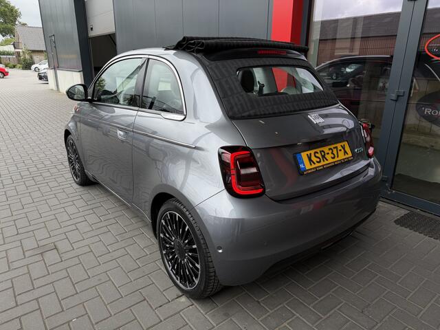 Fiat 500 La Prima 42 kWh Cabrio 1 VON 500 uitvoering| Stoelverwarming | Apple Carplay | Android Auto