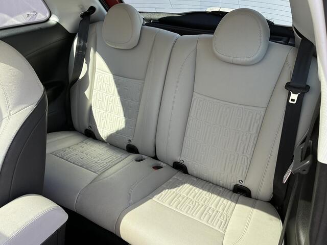 Fiat 500 La Prima 42 kWh / SOH 94% / Apple Carplay/Android Auto / Achteruitrijcamera / Adaptieve Cruise Control / Lichtmetalen Velgen 17" / Navigatie / 3-fase / Snelladen /