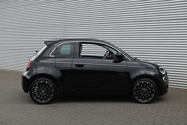 Fiat 500 3+1 La Prima By Bocelli 42 kWh (17.285Km!! Leder Carplay ACC JBL Camera Full-Led 17Inch Pdc V+A PrivacyGlass)