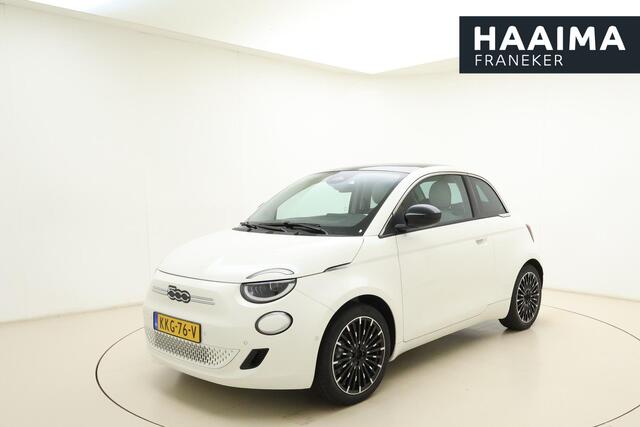 Fiat 500 La Prima 42 kWh | Glazen dak | Cruise control | Camera | Elektrisch verstelbare spiegels