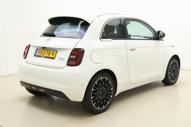 Fiat 500 La Prima 42 kWh | Glazen dak | Cruise control | Camera | Elektrisch verstelbare spiegels