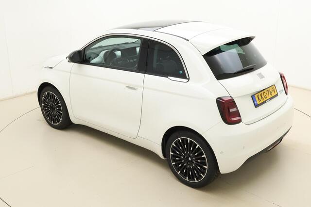 Fiat 500 La Prima 42 kWh | Glazen dak | Cruise control | Camera | Elektrisch verstelbare spiegels