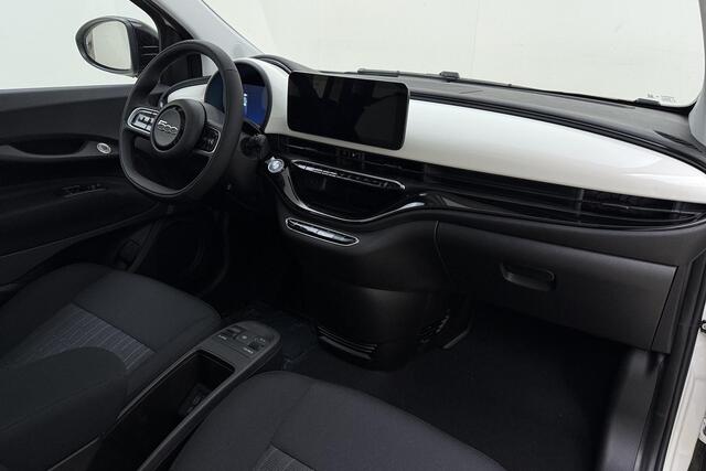 Fiat 500 La Prima 42 kWh | Glazen dak | Cruise control | Camera | Elektrisch verstelbare spiegels