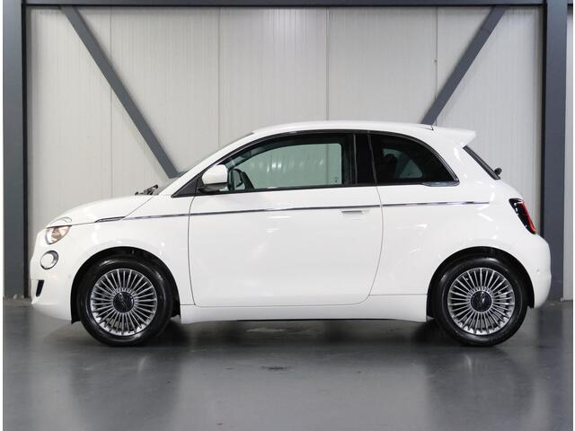 Fiat 500 Icon 42 kWh 118PK | 1ste eigenaar | AppleCarplay/AndroidAuto | Armsteun | Camera | Climate Control | Cruise Control | StoelVerwarming | Isofix | Parkeersensoren | DAB Radio |