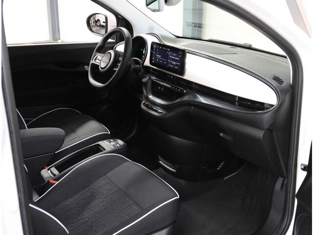 Fiat 500 Icon 42 kWh 118PK | 1ste eigenaar | AppleCarplay/AndroidAuto | Armsteun | Camera | Climate Control | Cruise Control | StoelVerwarming | Isofix | Parkeersensoren | DAB Radio |