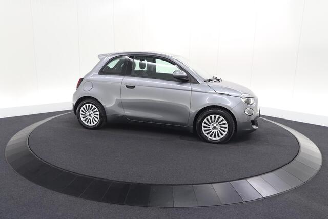 Fiat 500 Urban 42 kWh | SOH 97.6% | 3 Fase Laadfunctie | Camera | Apple Carplay | Parkeersensoren