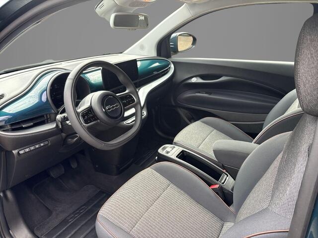 Fiat 500 Icon 42 kWh | Navigatie | Stoelverwarming | Parkeersensoren Voor + achter | Camera | Apple carplay/Andoird Auto |