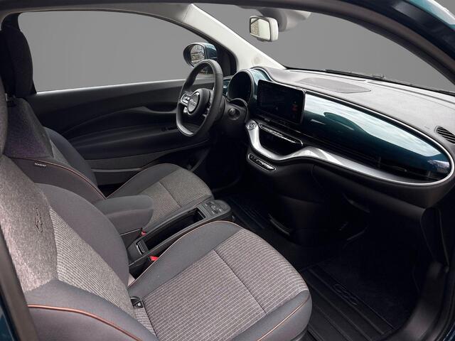Fiat 500 Icon 42 kWh | Navigatie | Stoelverwarming | Parkeersensoren Voor + achter | Camera | Apple carplay/Andoird Auto |