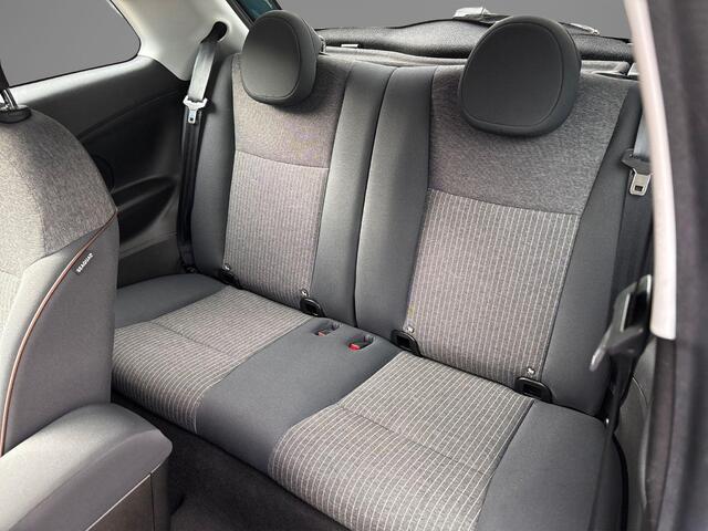 Fiat 500 Icon 42 kWh | Navigatie | Stoelverwarming | Parkeersensoren Voor + achter | Camera | Apple carplay/Andoird Auto |