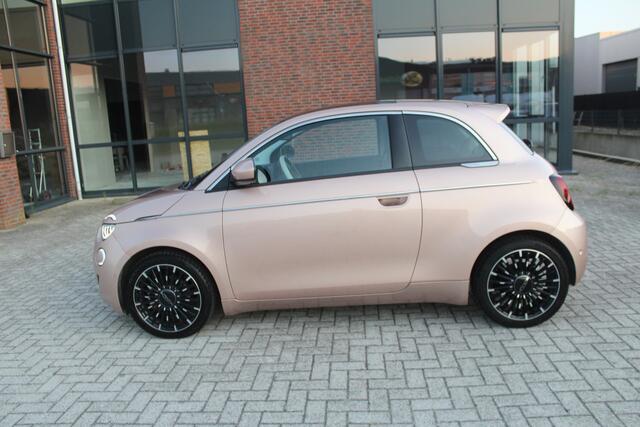 Fiat 500 La Prima 42 kWh Clima-Camera-Leder-Stoelverwarming-JBL-Pano