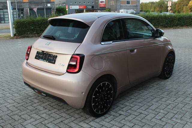 Fiat 500 La Prima 42 kWh Clima-Camera-Leder-Stoelverwarming-JBL-Pano