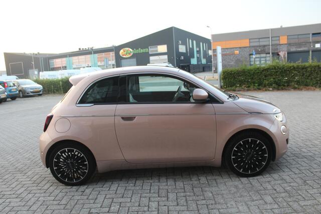 Fiat 500 La Prima 42 kWh Clima-Camera-Leder-Stoelverwarming-JBL-Pano
