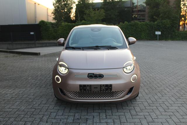 Fiat 500 La Prima 42 kWh Clima-Camera-Leder-Stoelverwarming-JBL-Pano