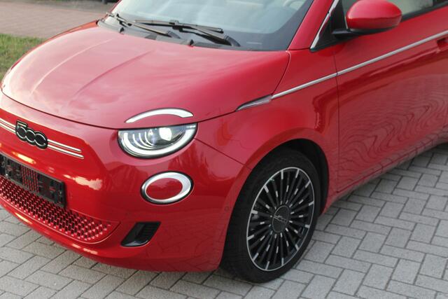 Fiat 500 La Prima 42 kWh Pano-Clima-Cruise-Led-Navi-Leder-Camera-JBL
