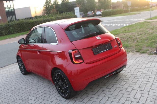 Fiat 500 La Prima 42 kWh Pano-Clima-Cruise-Led-Navi-Leder-Camera-JBL