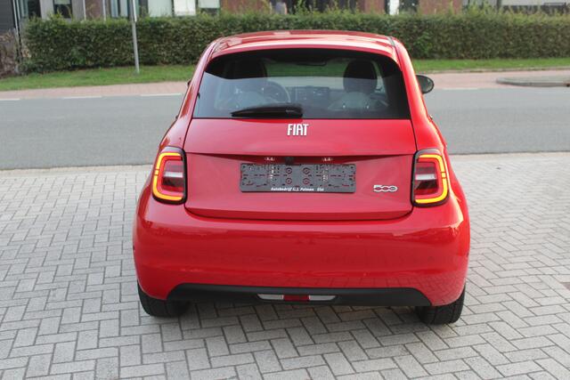 Fiat 500 La Prima 42 kWh Pano-Clima-Cruise-Led-Navi-Leder-Camera-JBL