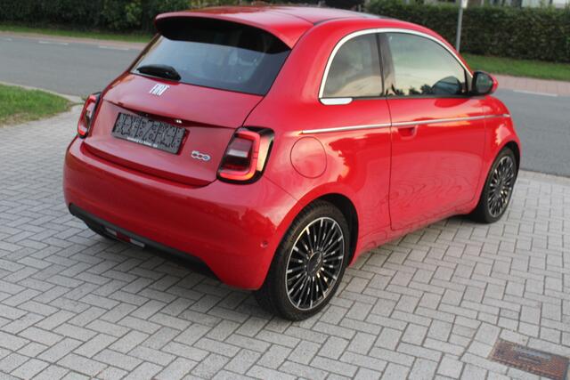 Fiat 500 La Prima 42 kWh Pano-Clima-Cruise-Led-Navi-Leder-Camera-JBL