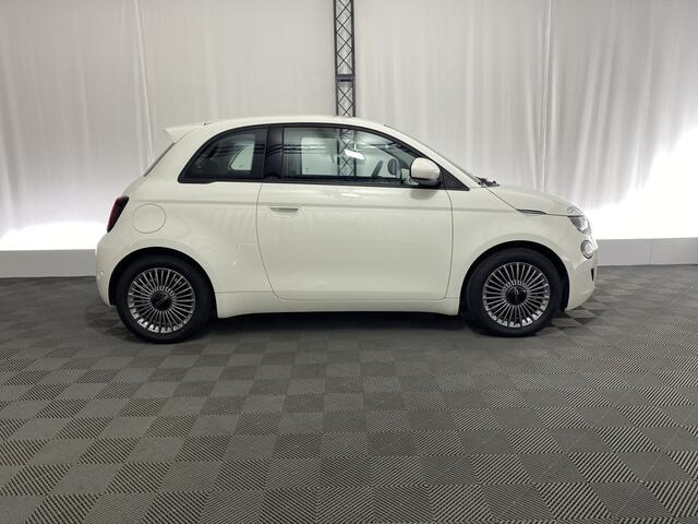 Fiat 500 Urban 42 kWh | Apple carplay | Camera | Cruise | Stoelverwarming | Parkeersensoren | Dodehoek det