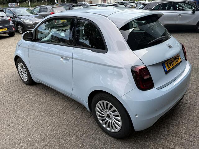 Fiat 500 Urban 42 kWh / Airco clima/ Apple carplay/ Cruise/ LED/ PDC/ Camera/ Stoelverw/ SOH 97.65%