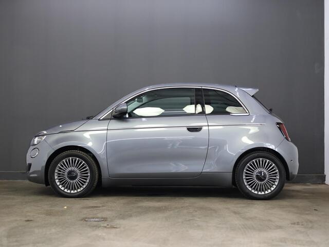 Fiat 500 Urban 42 kWh | Stoelverwarming | Camera | Apple Carplay & Android auto | Dode hoek detectie
