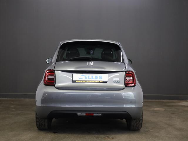 Fiat 500 Urban 42 kWh | Stoelverwarming | Camera | Apple Carplay & Android auto | Dode hoek detectie