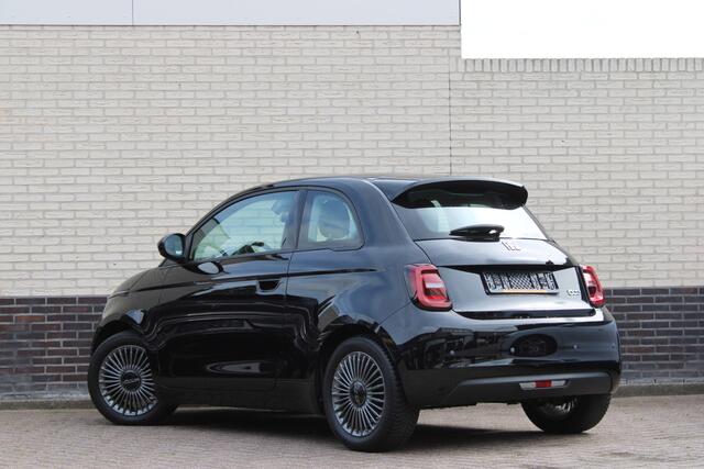 Fiat 500 Icon 42 kWh | Navigatie | Stoelverwarming | Parkeersensoren achter
