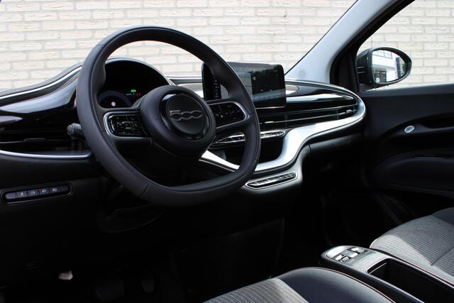 Fiat 500 Icon 42 kWh | Navigatie | Stoelverwarming | Parkeersensoren achter