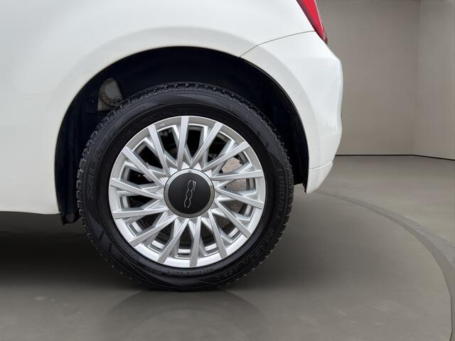 Fiat 500 1.0 Hybrid Dolcevita 2022 WIT | Panoramadak | Apple CarPlay