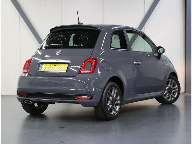 Fiat 500 1.0 Hybrid Rockstar | 1ste eigenaar | Climate Control | Cruise Control | Glazen dak | LEER/Stof | Parkeersensoren | AppleCarPlay/AndroidAuto | Isofix | Privacy Glass | DAB Radio |
