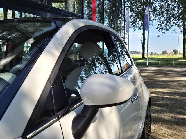Fiat 500 0.9 TwinAir Turbo Lounge | Panoramadak | Navigatie | Climate Control | Navigatie | Parkeersensoren | Licht metalen velgen