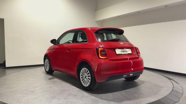 Fiat 500 3+1 42 kWh | Apple CarPlay - Android Auto | Stoelen verwarmd | Dodehoek detectie
