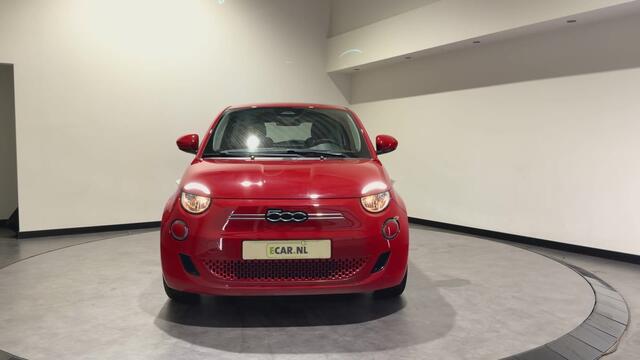 Fiat 500 3+1 42 kWh | Apple CarPlay - Android Auto | Stoelen verwarmd | Dodehoek detectie