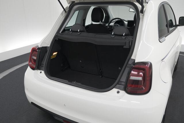 Fiat 500 Icon 42 kWh | 96.4% SoH | Dodehoekdetectie | Camera | Parkeersensoren | Pack Winter