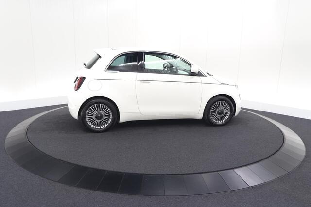 Fiat 500 Icon 42 kWh | 96.4% SoH | Dodehoekdetectie | Camera | Parkeersensoren | Pack Winter