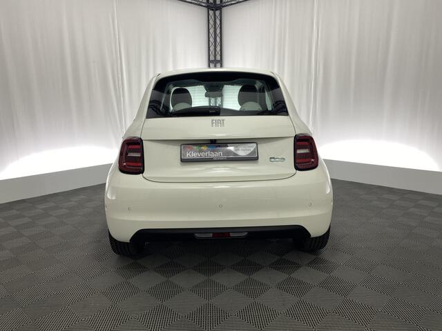 Fiat 500 La Prima 42 kWh | Apple carplay | Navi | Camera | Leer | Stoelverwarming | Armsteun | Dodehoekdet.