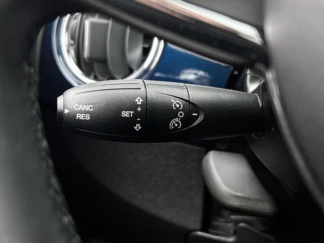 Fiat 500 1.0 Hybrid Dolcevita | Panoramadak | Parkeersensoren | Climate control