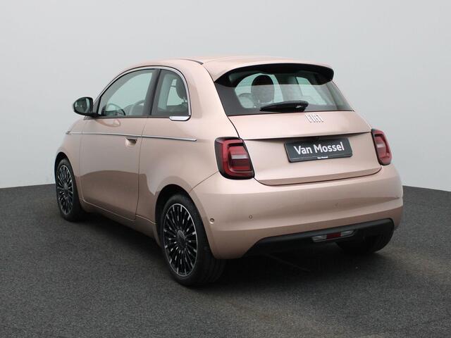 Fiat 500 500e 42 kWh La Prima | Lederen bekleding | Parkeer camera | Navigatie