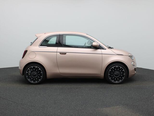 Fiat 500 500e 42 kWh La Prima | Lederen bekleding | Parkeer camera | Navigatie