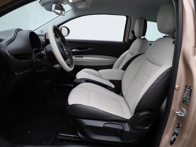 Fiat 500 500e 42 kWh La Prima | Lederen bekleding | Parkeer camera | Navigatie