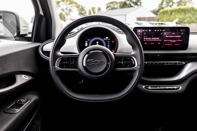 Fiat 500 RED 42 kWh | Camera | Carplay | Stoelverw.