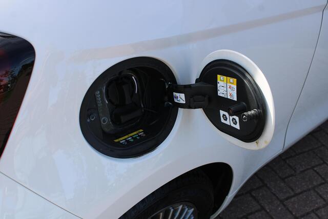 Fiat 500 Icon 42 kWh STOELVERWARMING-PARKEERHULP VOOR/ACHTER-CAMERA