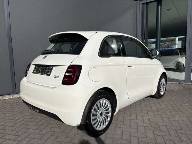 Fiat 500 Icon 42 kWh Airco - Apple carplay - Bluetooth - Cruise control - Keyless start - Navigatie - Licht metalen velgen 16 inch - Draadloze telefoonoplader - Elektrische ramen voor - Led verlichting - Stuur multifunctioneel - Stuur leder - Centrale vergrendeling met afstandsbediening – foto 3
