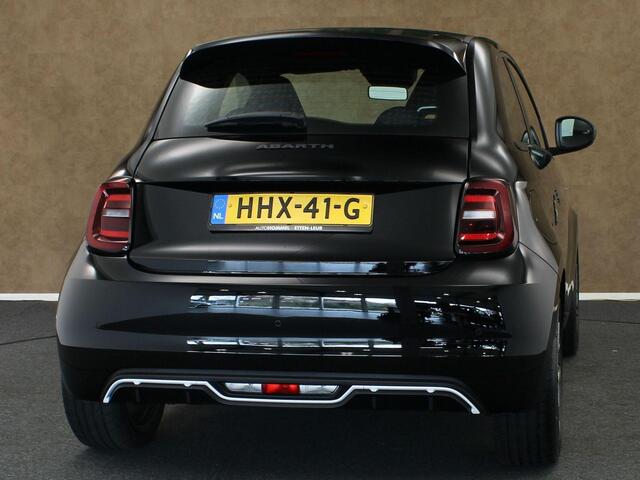 Fiat 500 ABARTH 42 kWh - APPLE CARPLAY/ANDROID AUTO - CRUISE CONTROL - NAVIGATIE FULL MAP - LICHTMETALEN VELGEN 17 INCH - KEYLESS START - PARKEERSENSOREN ACHTER -