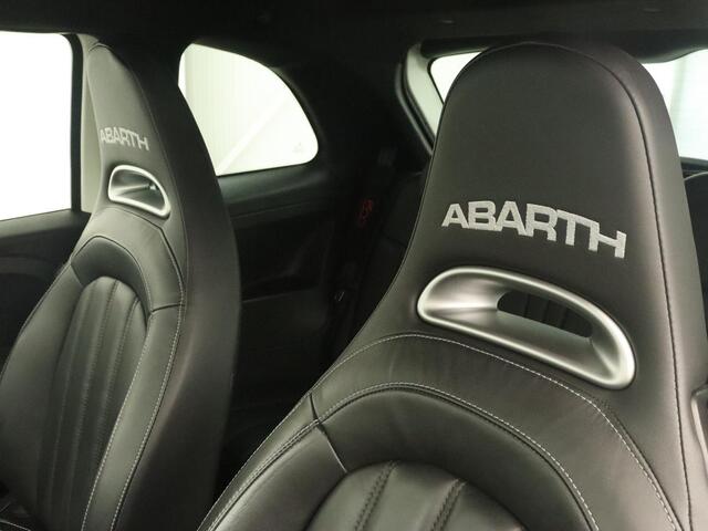 Fiat 500 ABARTH 1.4 T-Jet 595 | Leder | Sportstoelen | Navigatie | Airco | Parkeerhulp | Bluetooth | Getint glas