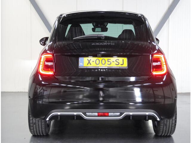 Fiat 500 ABARTH Turismo 42 kWh 155PK | 1ste eigenaar | ACCURAPPORT 100%| AppleCarPlay/AndroidAuto | Cruise Control | Camera | Alcantara/LEER | Navigatie | Virt.Cockpit | Keyless | 18"LMV | Isofix | Privacy Glass | Parkeersensoren |